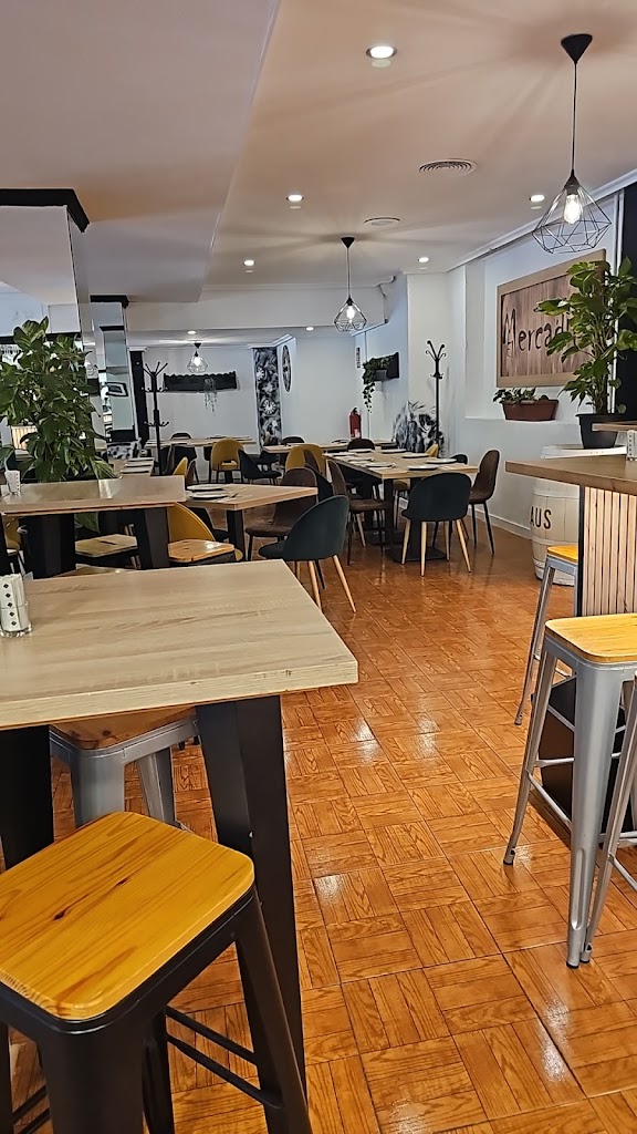 El Mercadito Bar-Restaurante — Ambiente