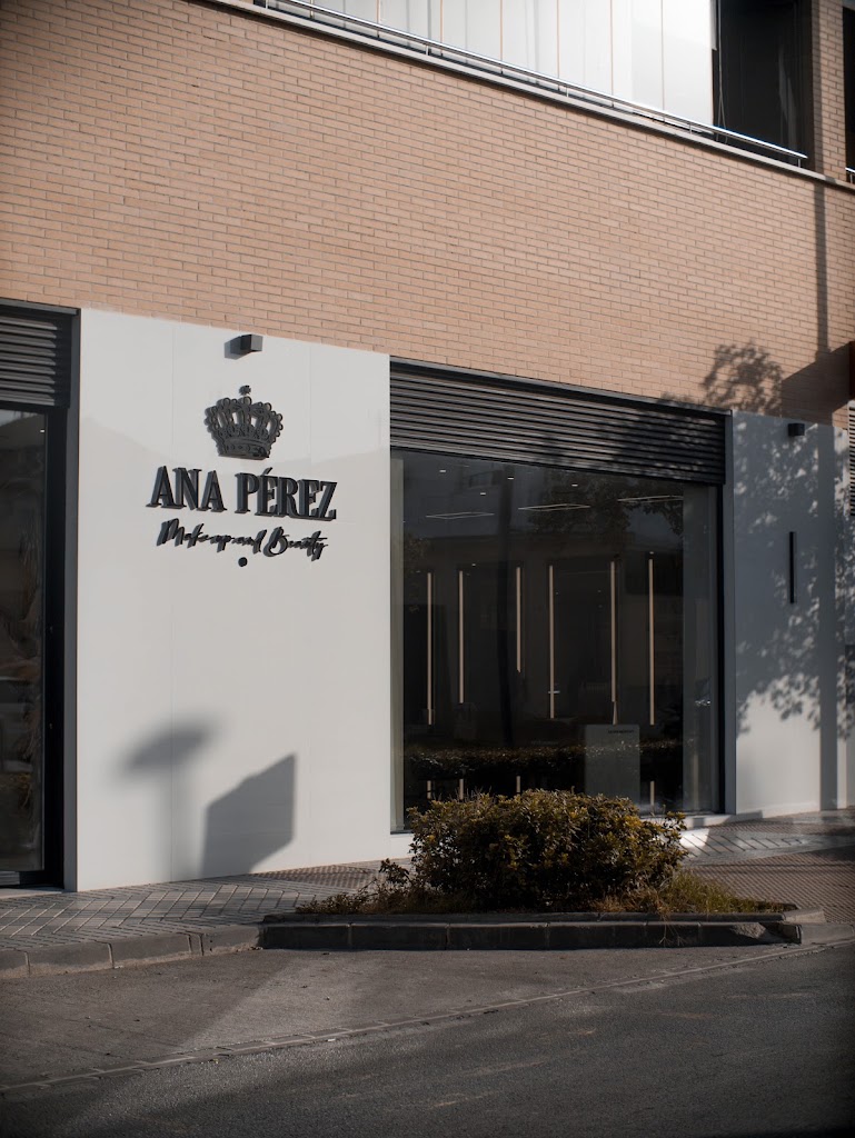 Ana Perez | Make Up and Beauty — Exterior