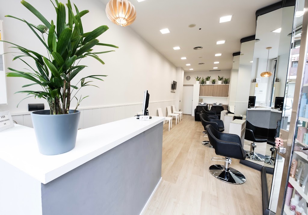 Microblading cejas en Reus. Peluqueria y estetica especializada — Interior