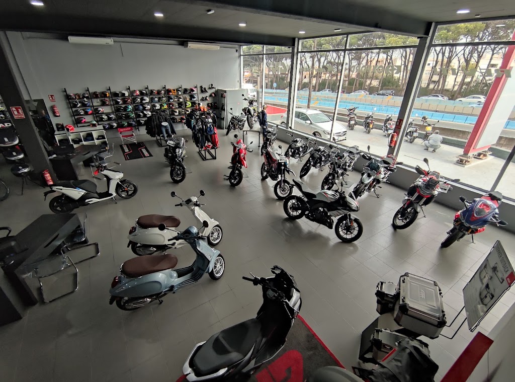 El Motorista Algeciras - Tienda — Interior