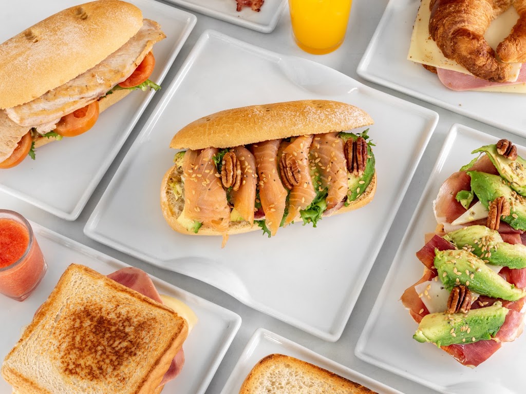 TU RINCON VENEZOLANO , CAFETERIA GREEN COFFEE — Comida y bebida