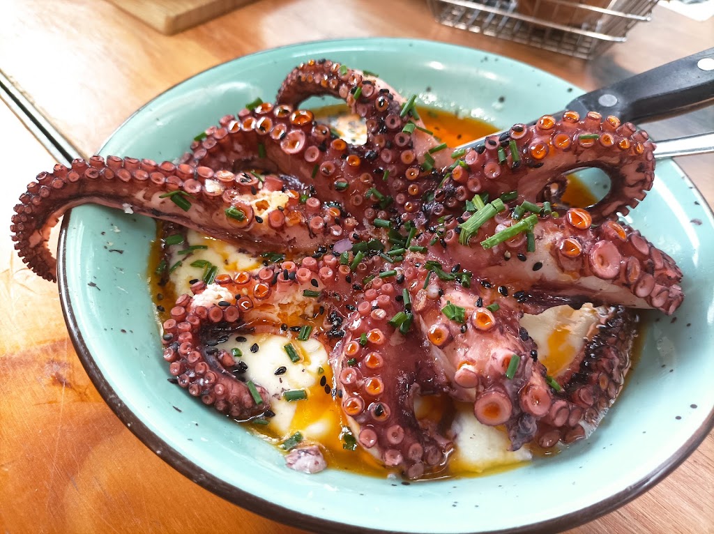Bar Barbas Food&Drinks — Comida y bebida