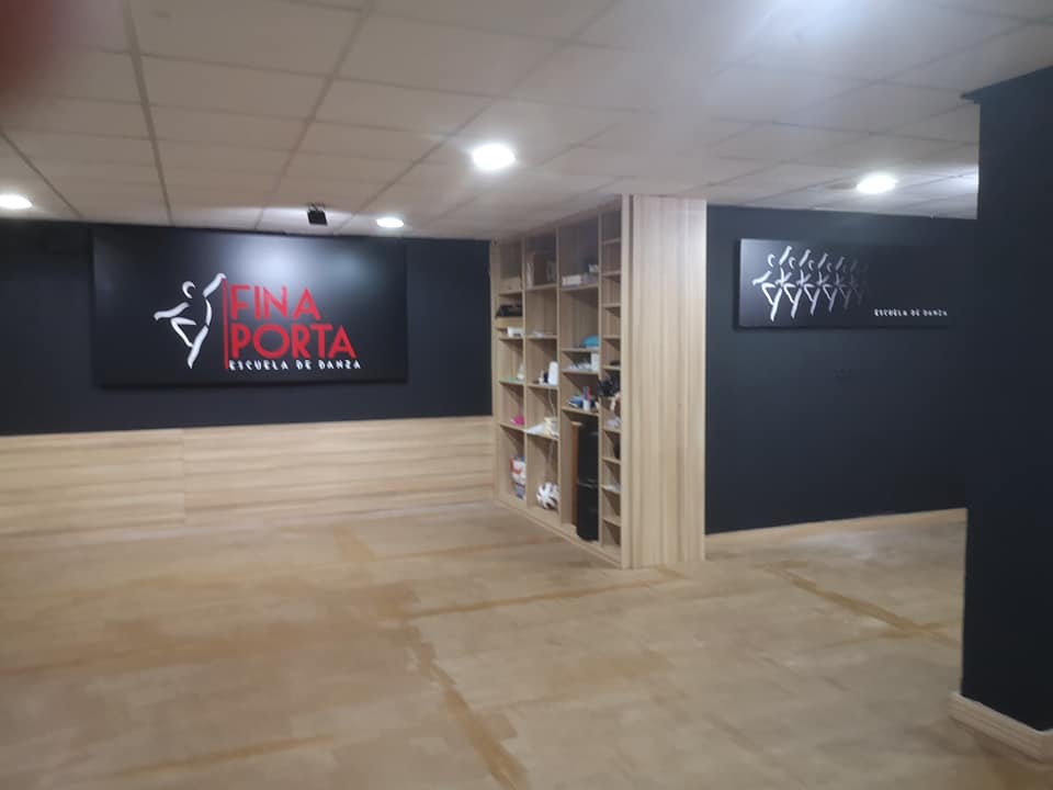 ESCUELA DE BAILE FINA PORTA
