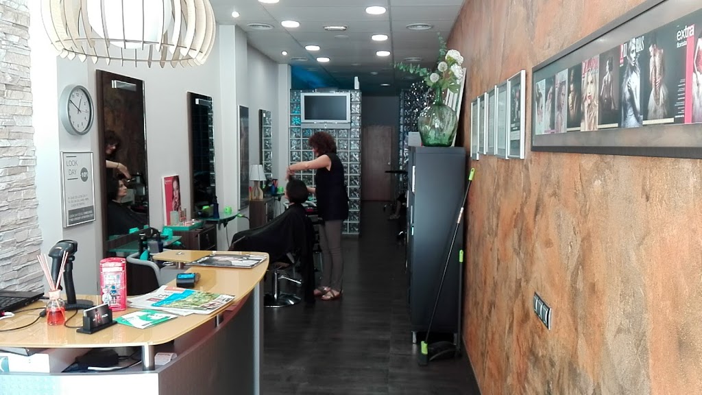 Alicia Paga Perruquers — Interior