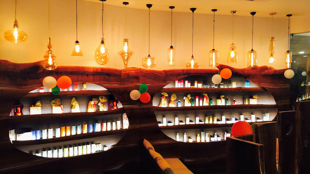 Lavanya Unisex Hair Beauty Lounge