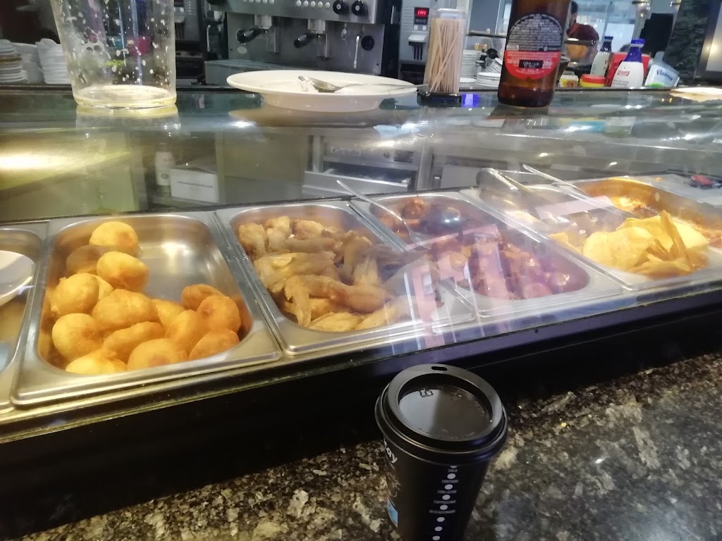 Javi's Bar — Comida y bebida