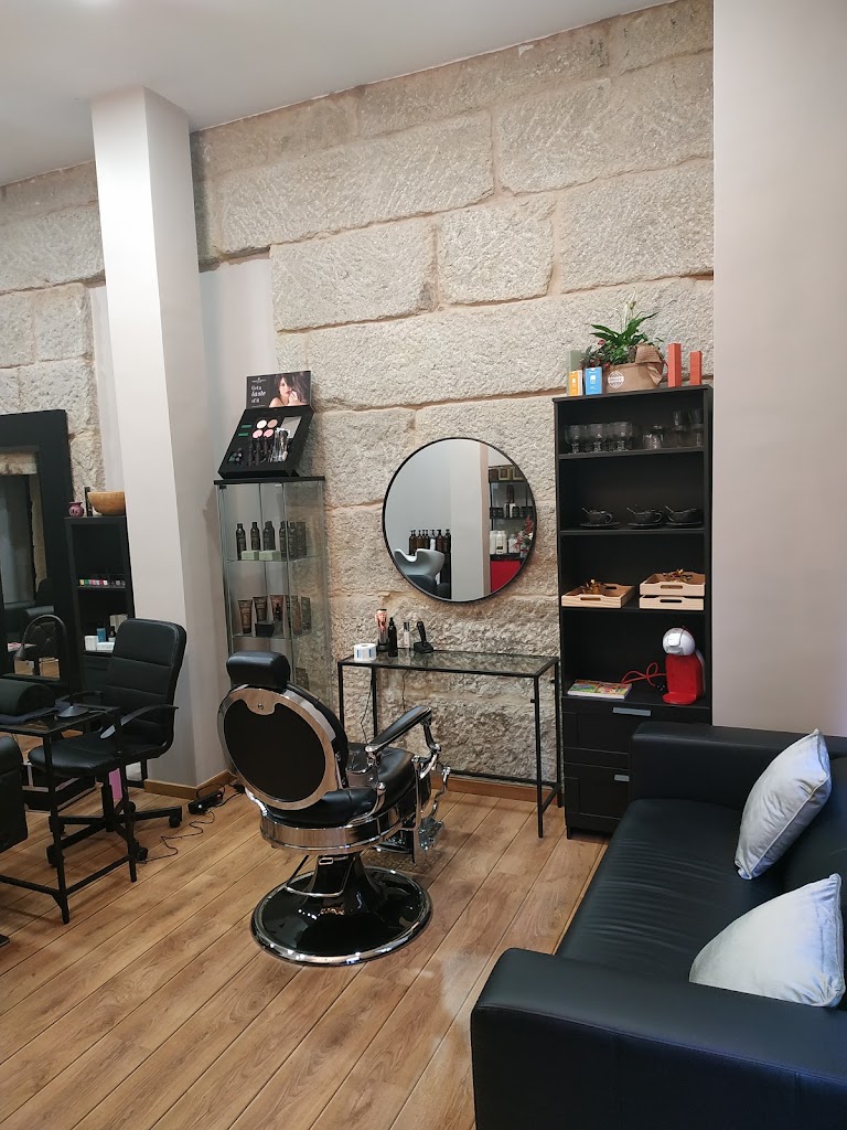 Adrian Otero Salon De Belleza — Del propietario