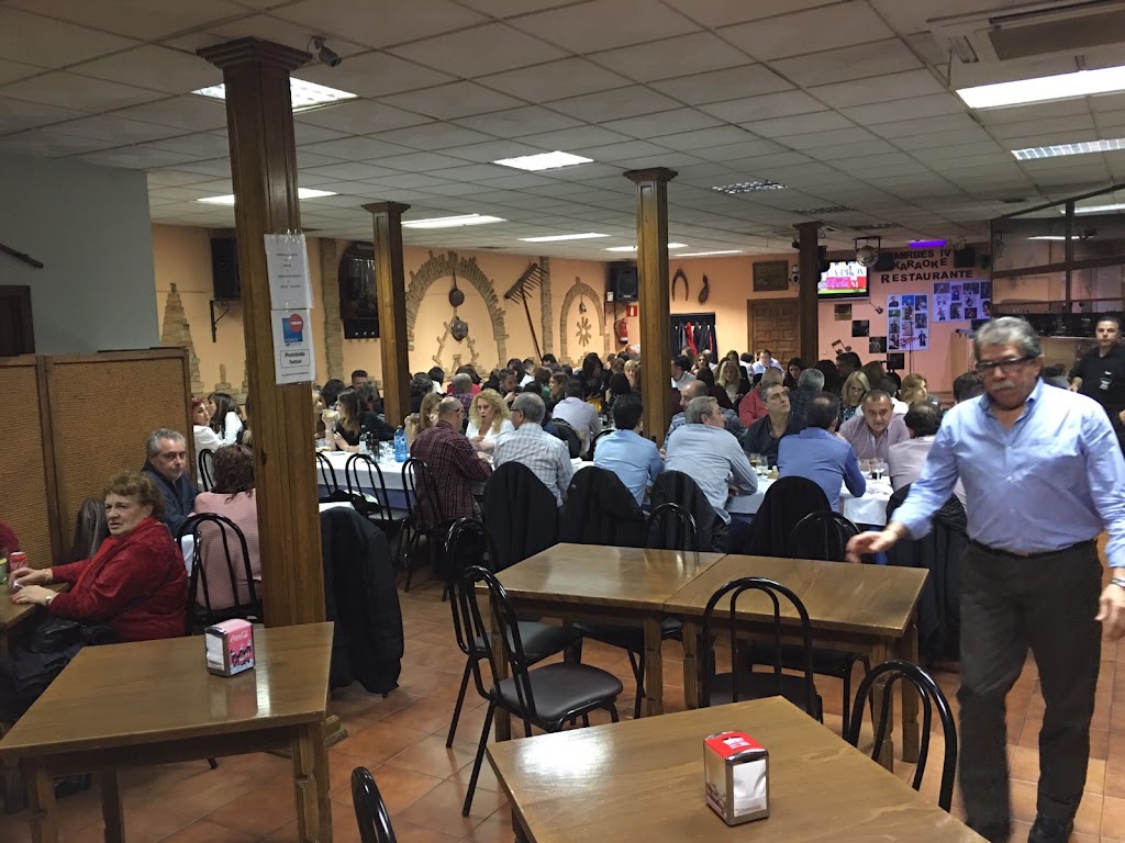Restaurante Mirbes IV — Ambiente