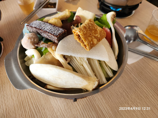 九野和日式麻辣鴛鴦鍋 的照片