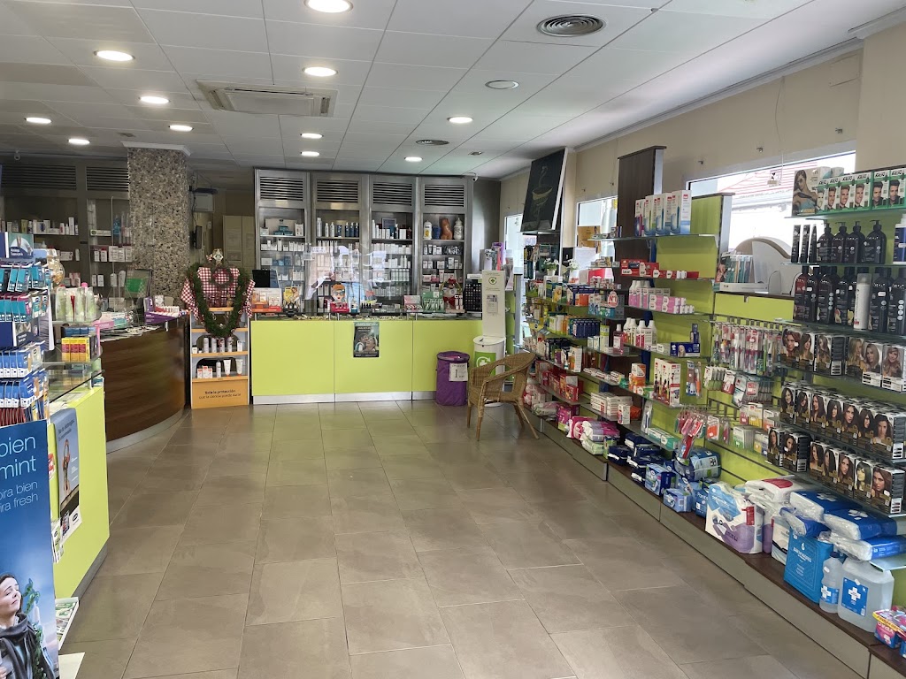 Farmacia las Rocas / Julia Valoria — Del propietario