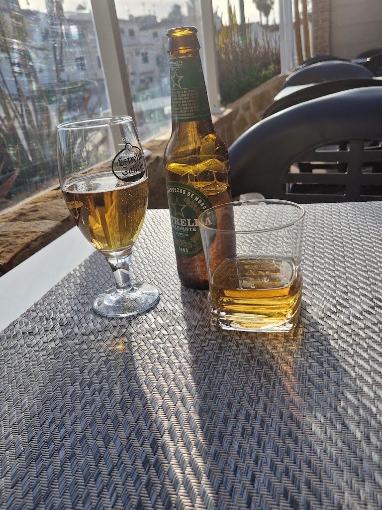 Restaurante El Pescadito — Comida y bebida