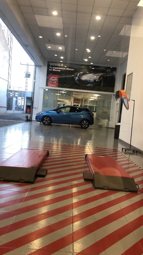 Nissan Grupo Marcos - Orihuela — Interior
