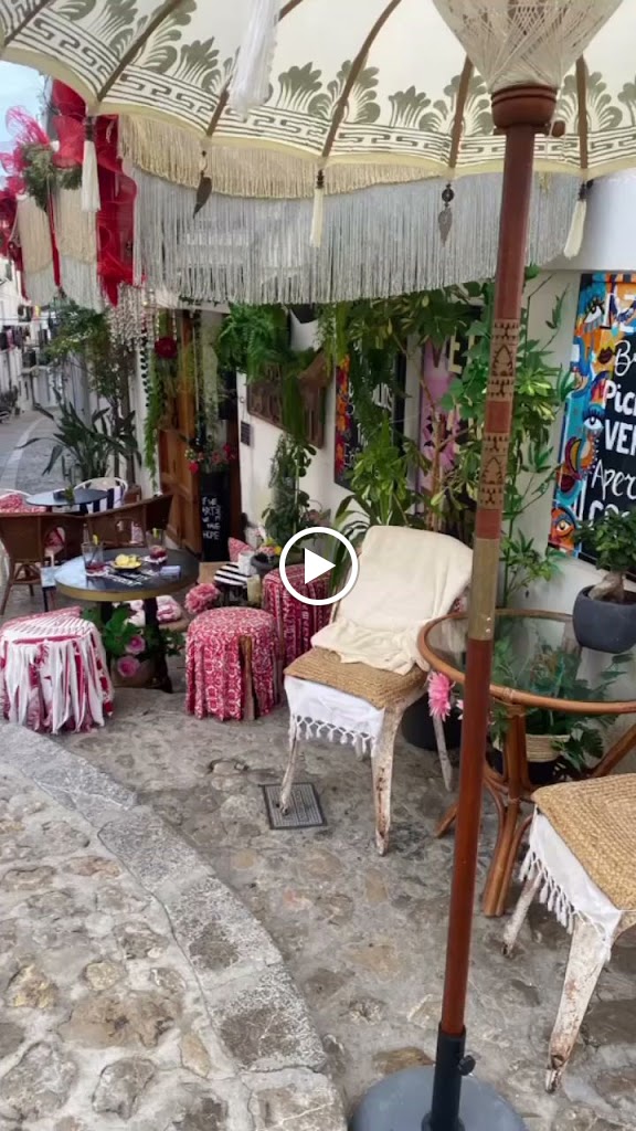 Bar Es Cafeti — Videos