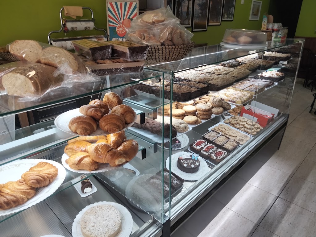 Panaderia pasteleria cafeteria alemana — Del propietario