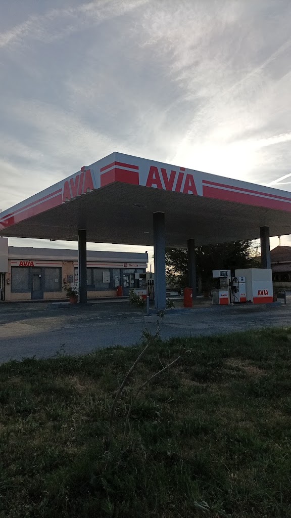 Avia — Exterior
