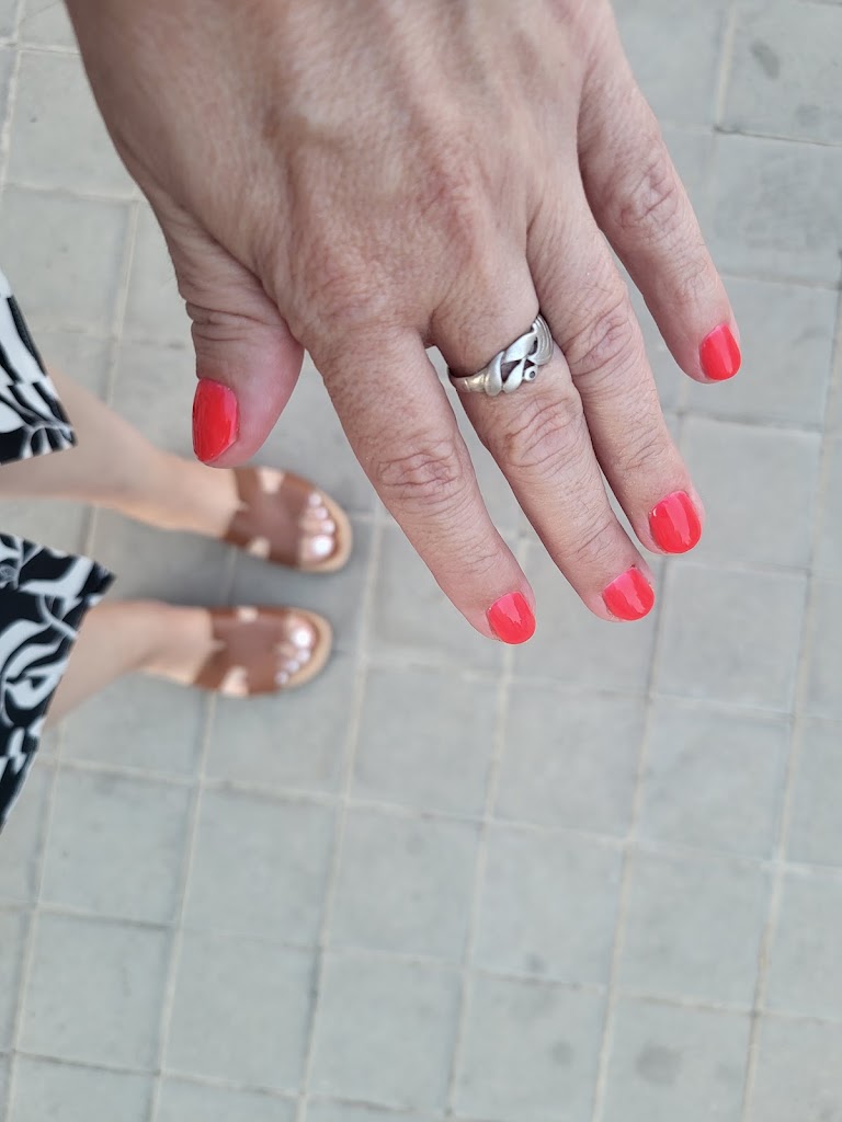 Antoine Experiences — Manicura