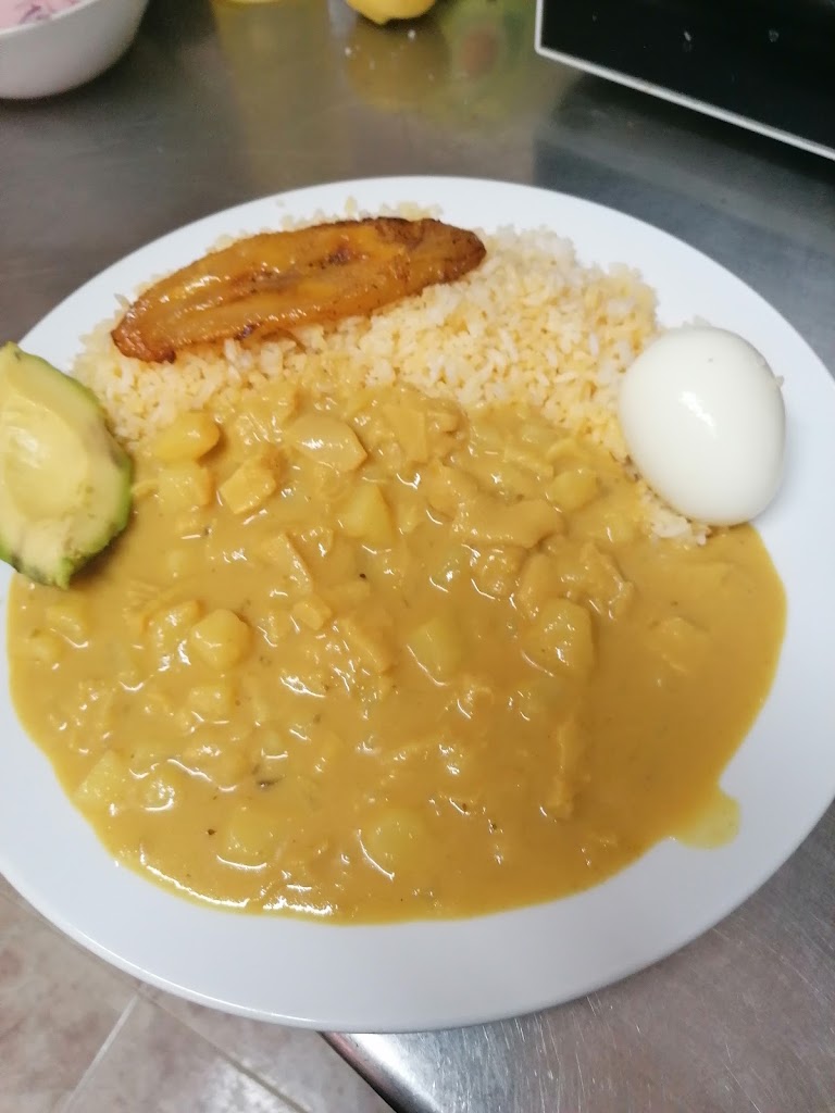 Bar Cafeteria Virgen de la Nube — Comida y bebida