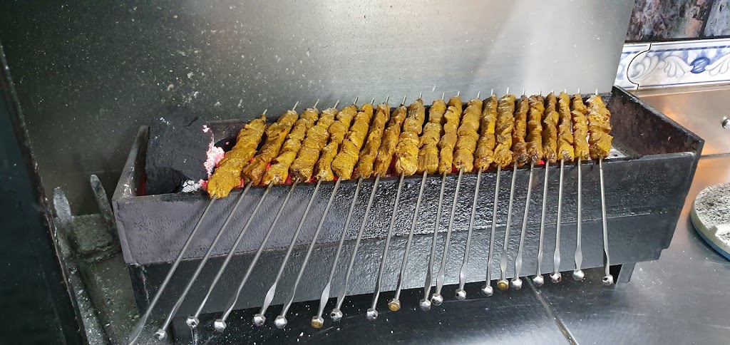 BAR GALBI (pintxos morunos) — Comida y bebida