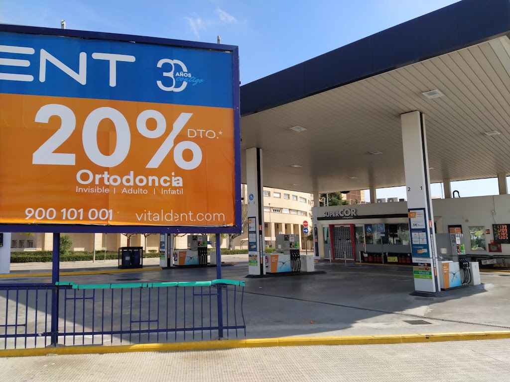 Estacion de Servicio Repsol — Surtidor de combustible