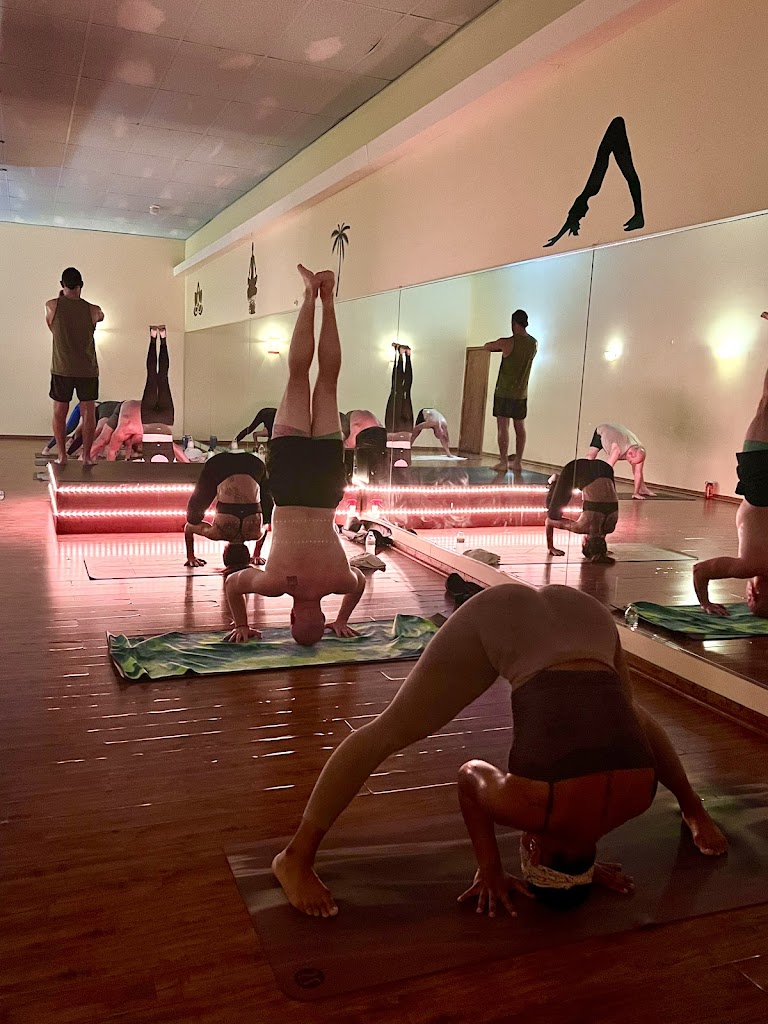  Hot Yoga Hut