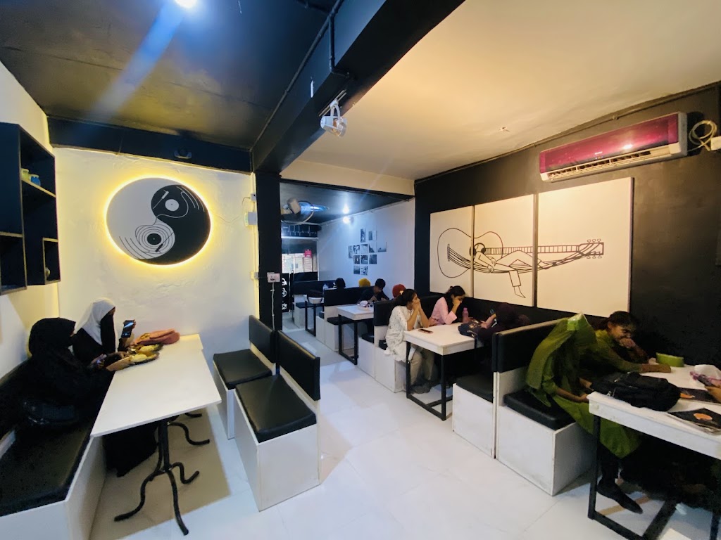 Cafe Mango Mc