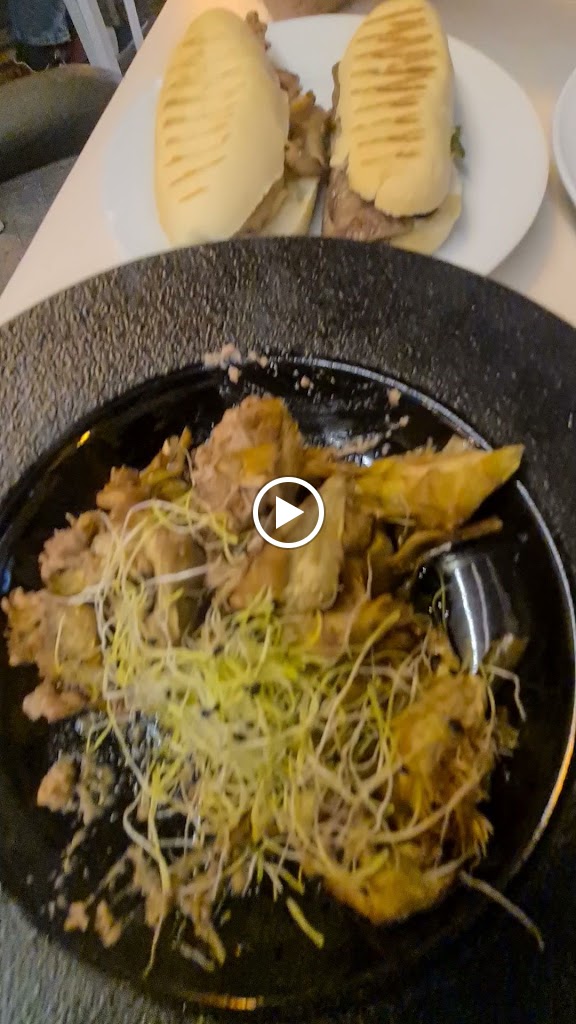 El Trastero Cerveceria centro — Videos