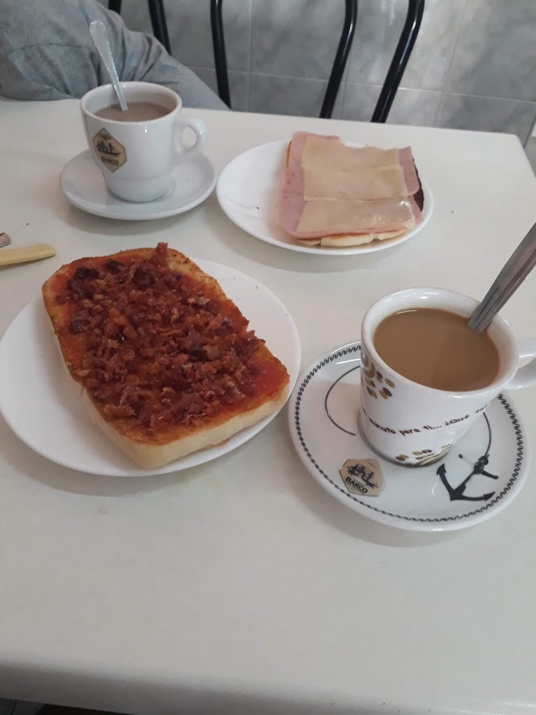 Cafeteria bar Patro — Comida y bebida