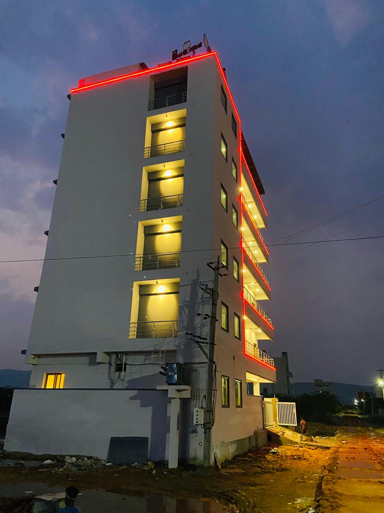 Hotel Lk Grand Home