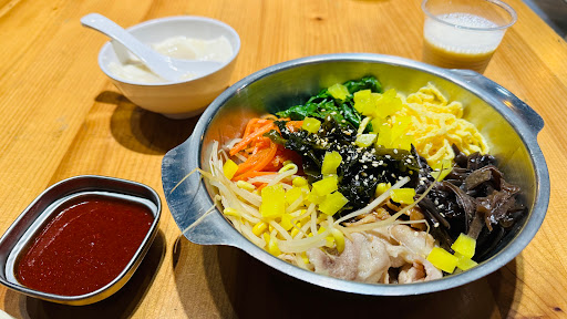 小韓室（東海店）/韓式飯卷/紅燒牛肉麵/炸物/豆花、豆漿無限享用 的照片