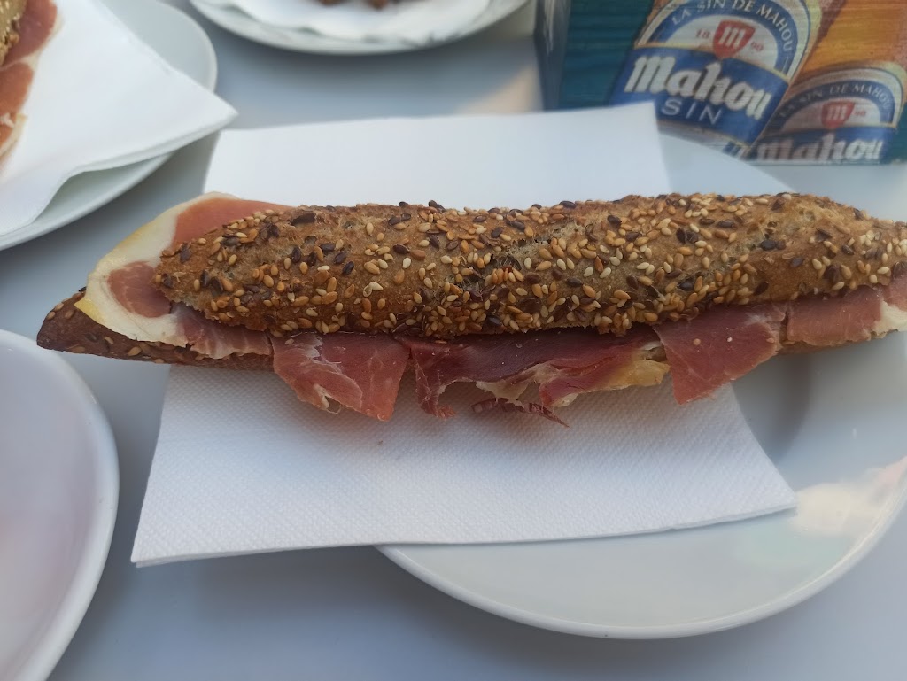 Forn de L'Avi Josep — Comida y bebida