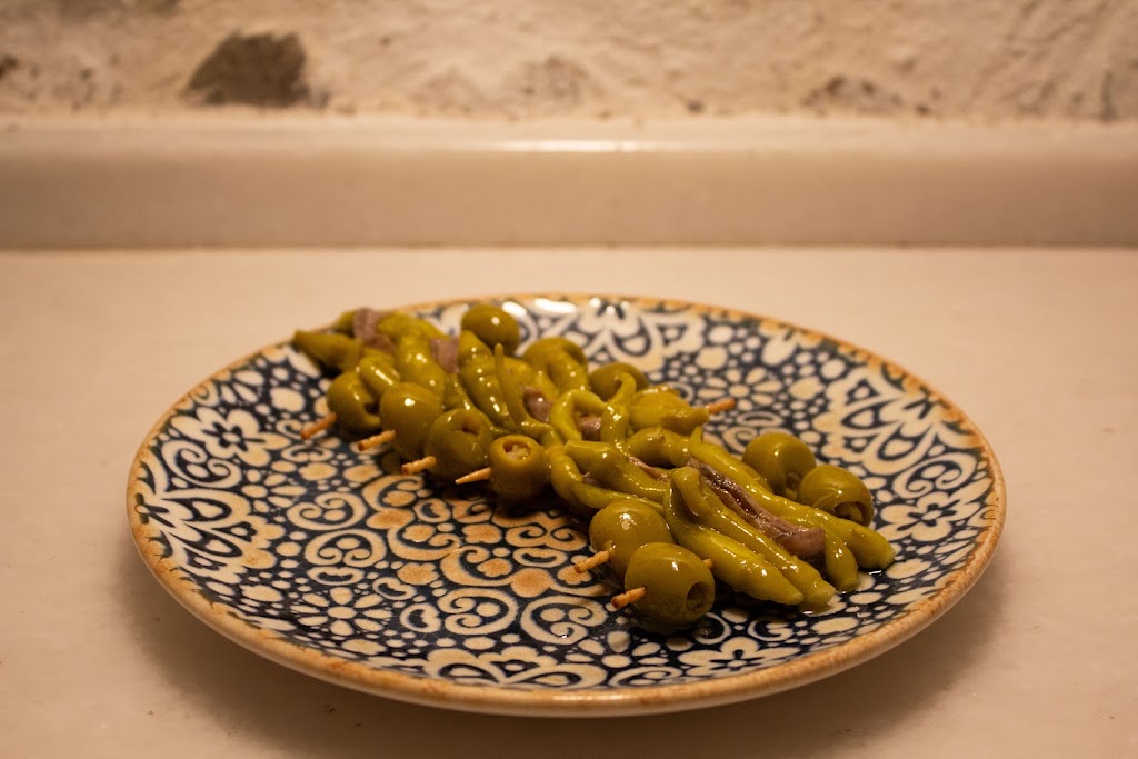 Queseria Bar La Bendita — Comida y bebida
