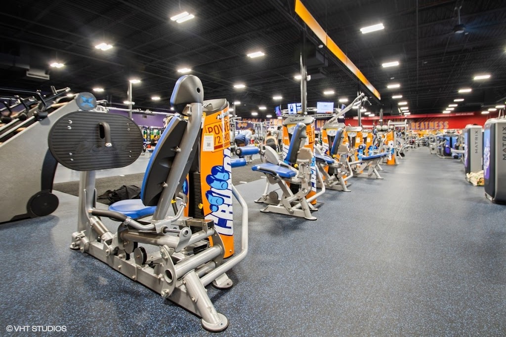  Crunch Fitness - Charlotte University