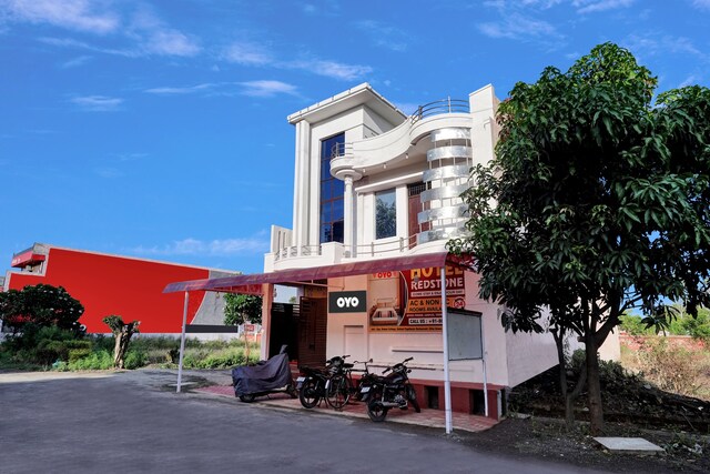 Oyo Flagship Hotel Redstone