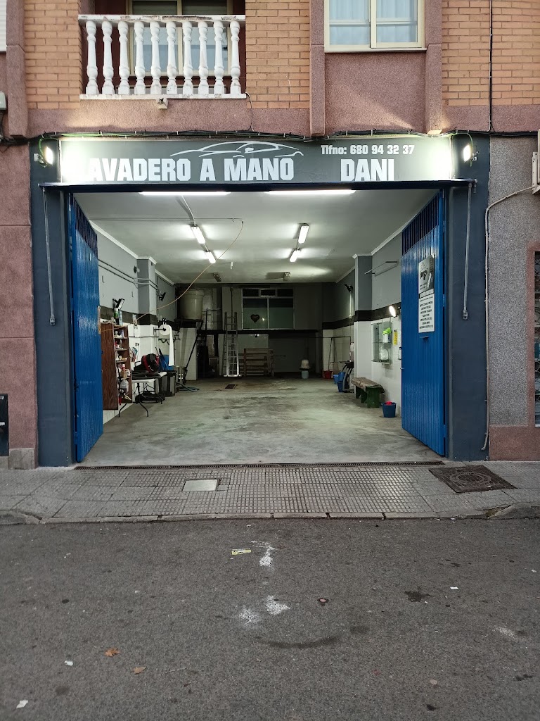 LAVADERO A MANO DANI — Exterior