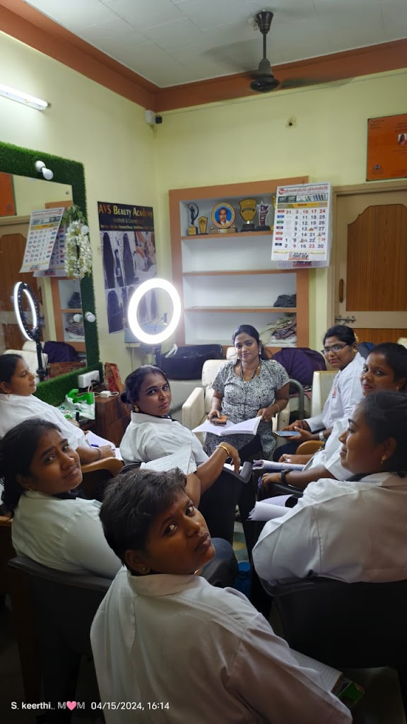 Avs Beauty Academy Bridal Studio In Arani Beauty Academy In Arani Beauty Parlour In Arani