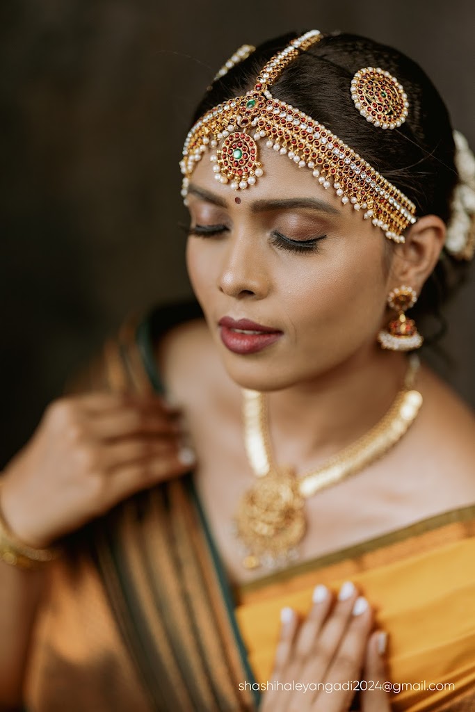 Me And My Professional Saloon And Tattoos