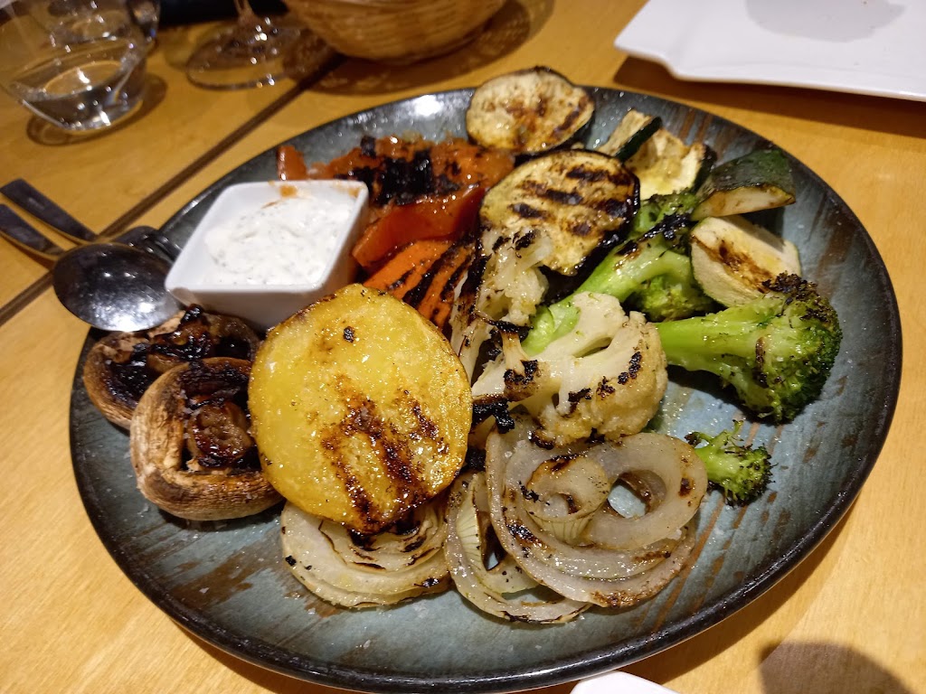 Lalu Gastrobar — Comida y bebida