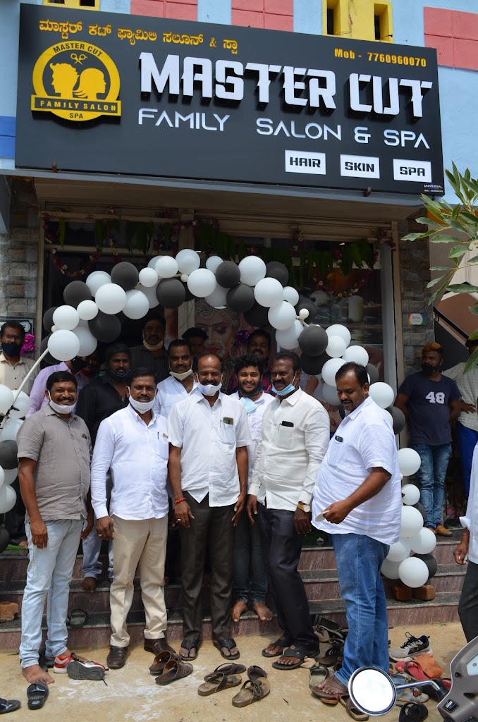 Master Cut Family Salon And Spa Unisex