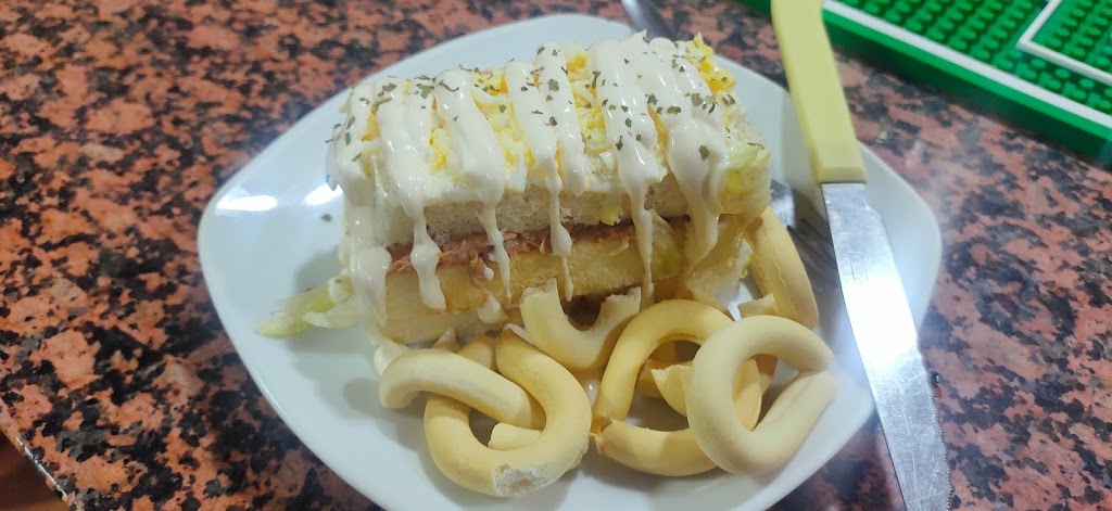Cerveceria Jarama Tapas y Pinchos — Comida y bebida
