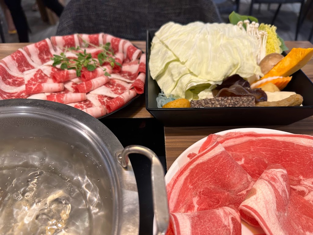 燙燙極緻涮涮鍋 FEITENG Shabu Shabu 永和店 的照片