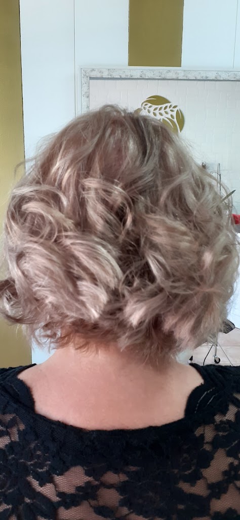 ENTRE TU Y YO SALON — Del propietario