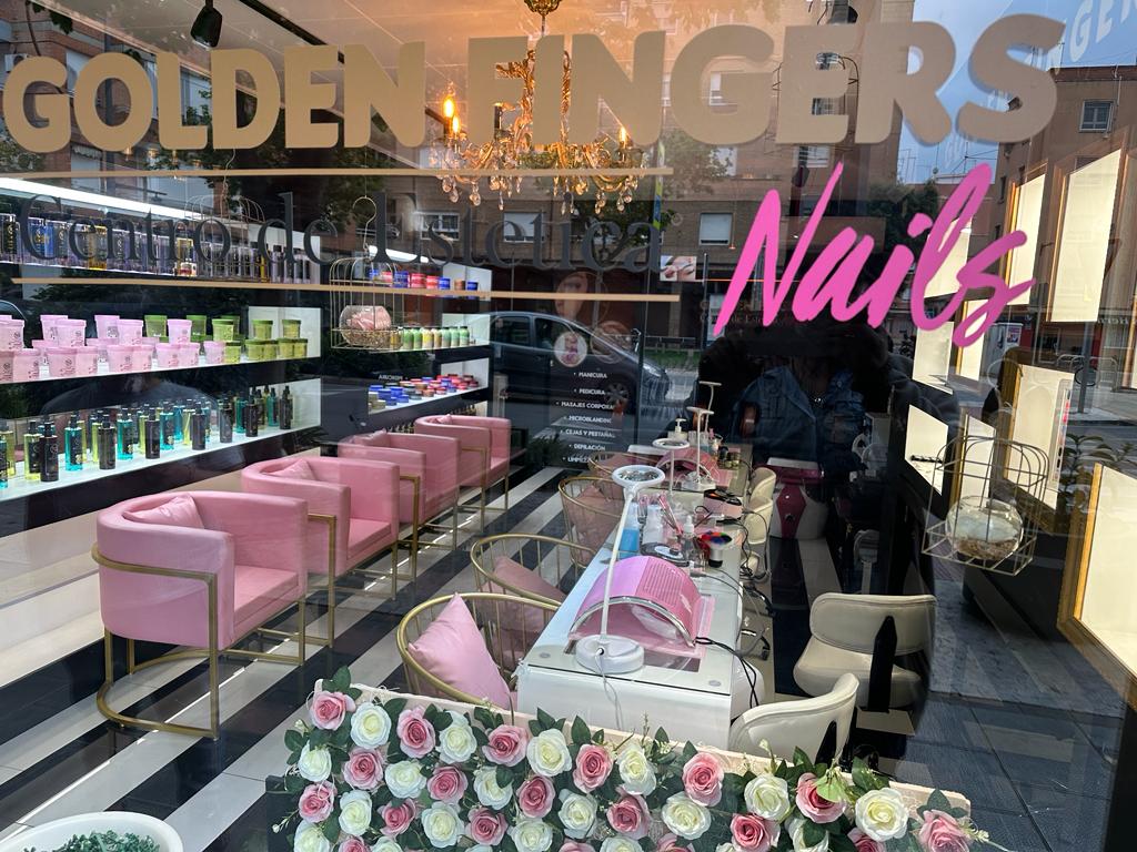 Golden Fingers Nails — Interior