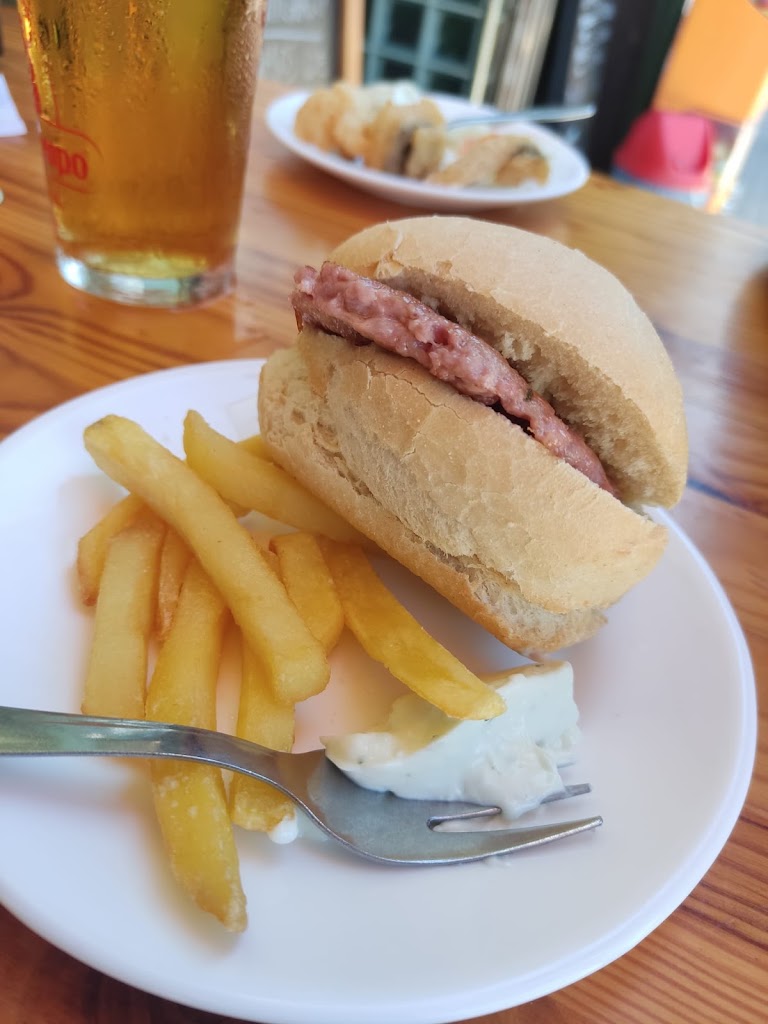 Cafe Bar Jaen — Comida y bebida