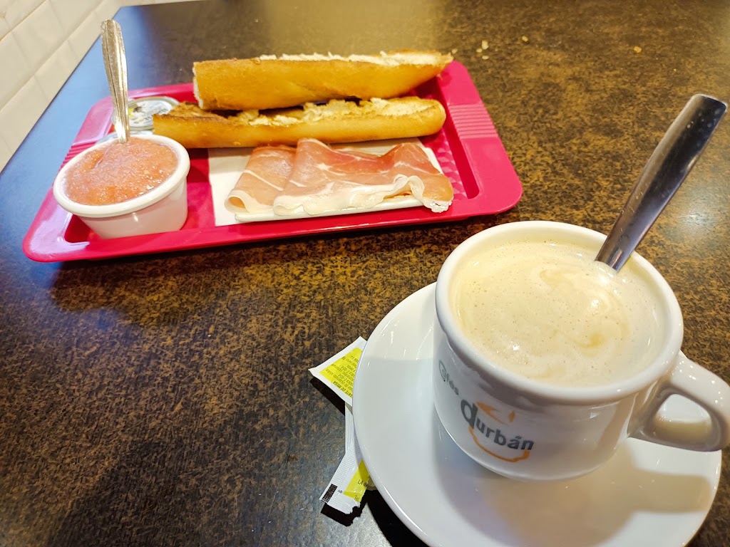 CAFETERIA BON MATI — Comida y bebida