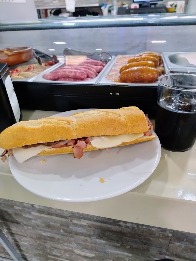Restaurante cafeteria El Rincon del Duero — Comida y bebida