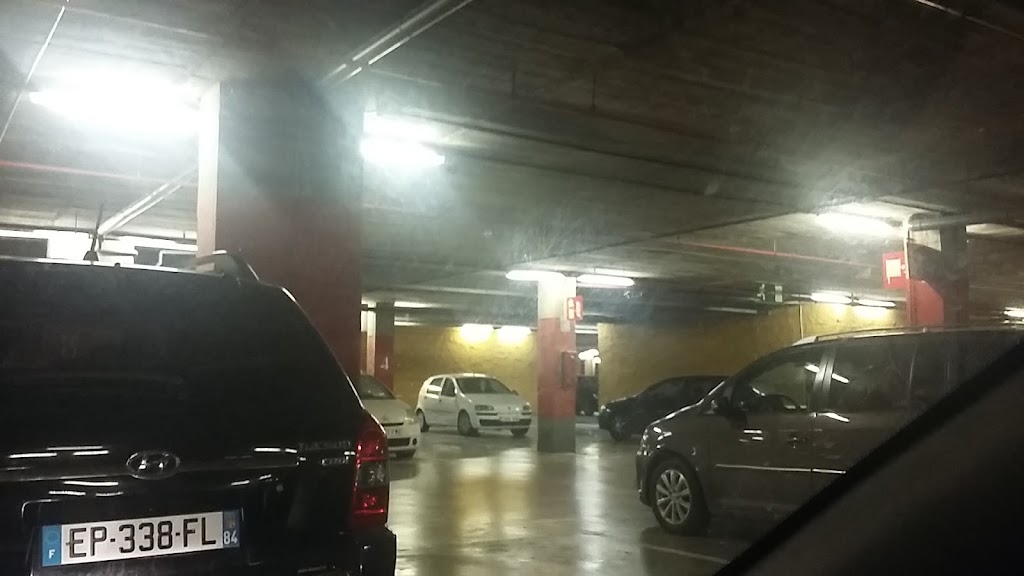 Parking Centro Comercial Parque De Ceuta