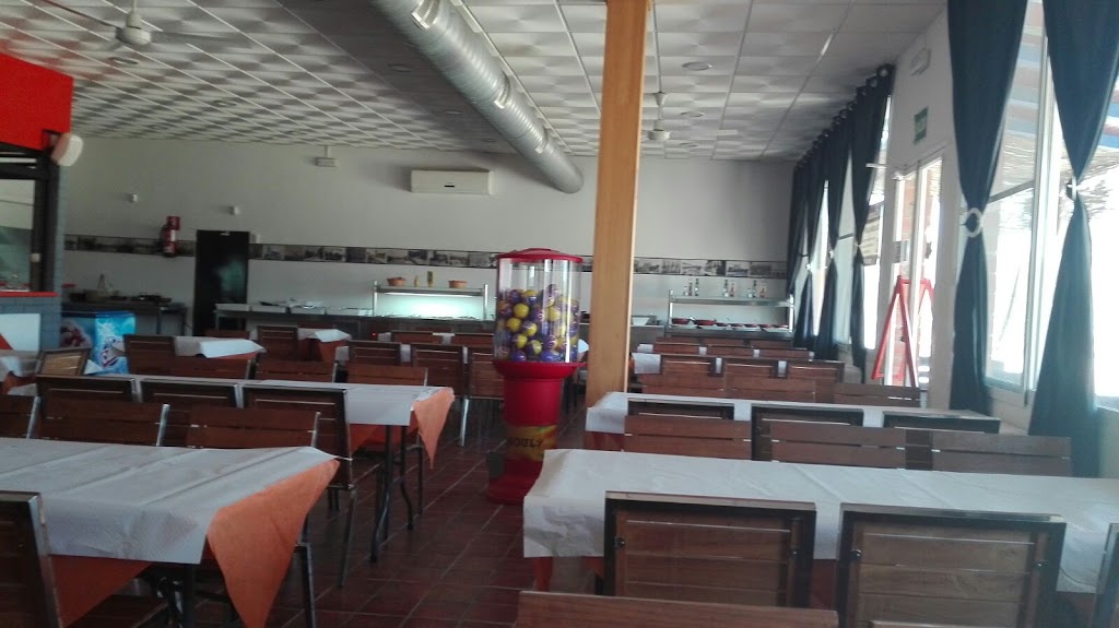 Restaurante- Buffet El Cruce — Ambiente