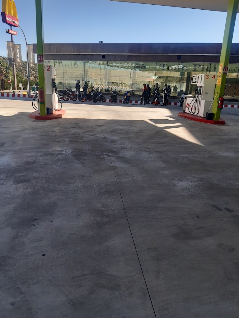 Gasolinera GHNPLUS — Estacion de servicio