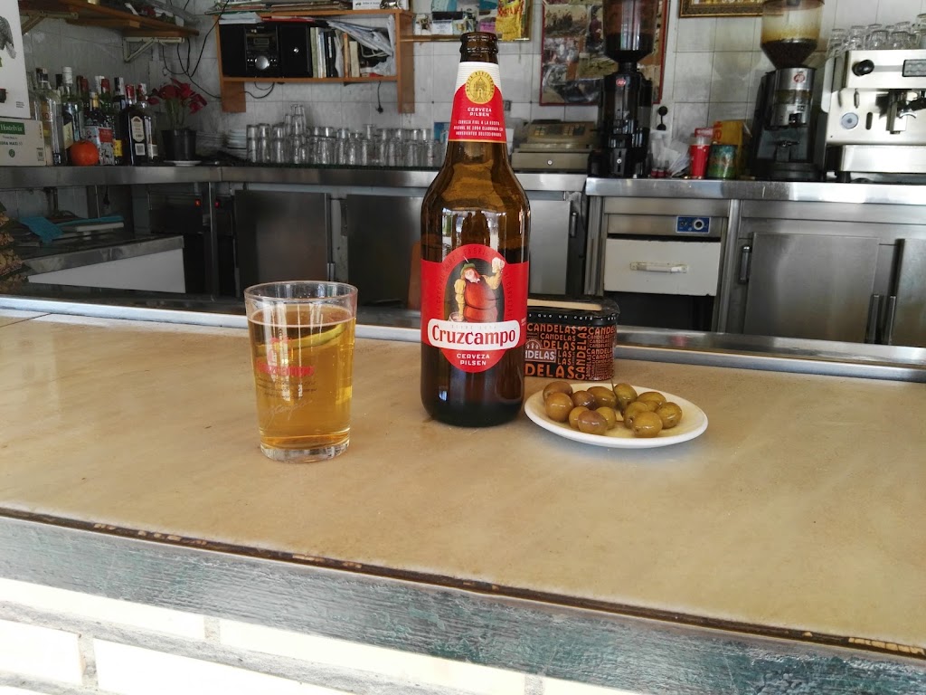 Bar Los Currantes — Comida y bebida
