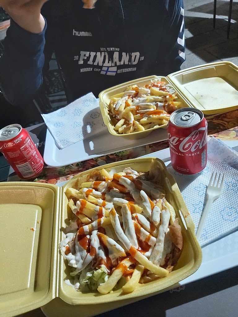 Restaurante Noor Kebab — Comida y bebida